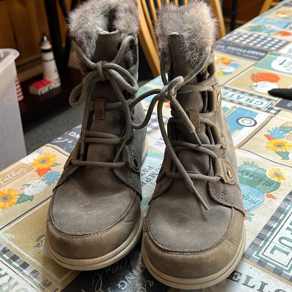 Sorel Women's Gray Explorer Joan Boots Size 7.5 - Picture 1 of 6